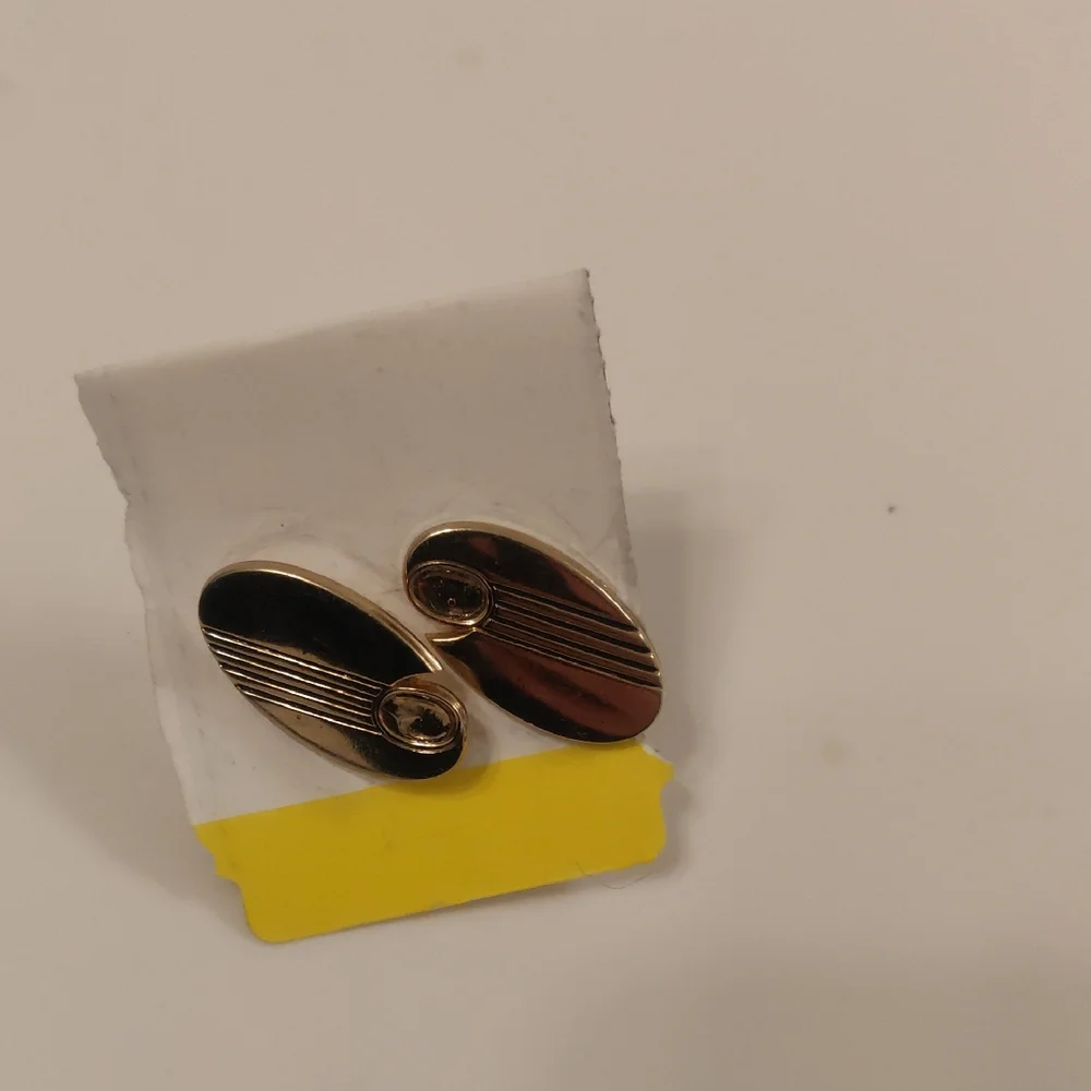 Vintage Cufflinks for Men: Design Oval Grooved Gold-Tone